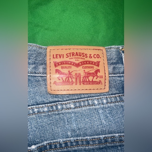 Levi’s Denim Women's Shorts with Embroidered Geometric Pattern size 28 - Picture 5 of 12